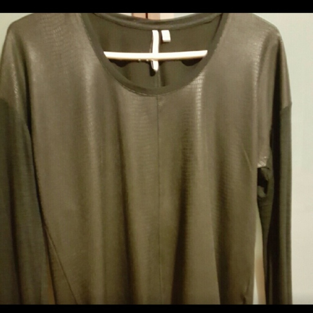 Calvin Klein reptile design top